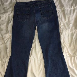 Bootcut blue jeans